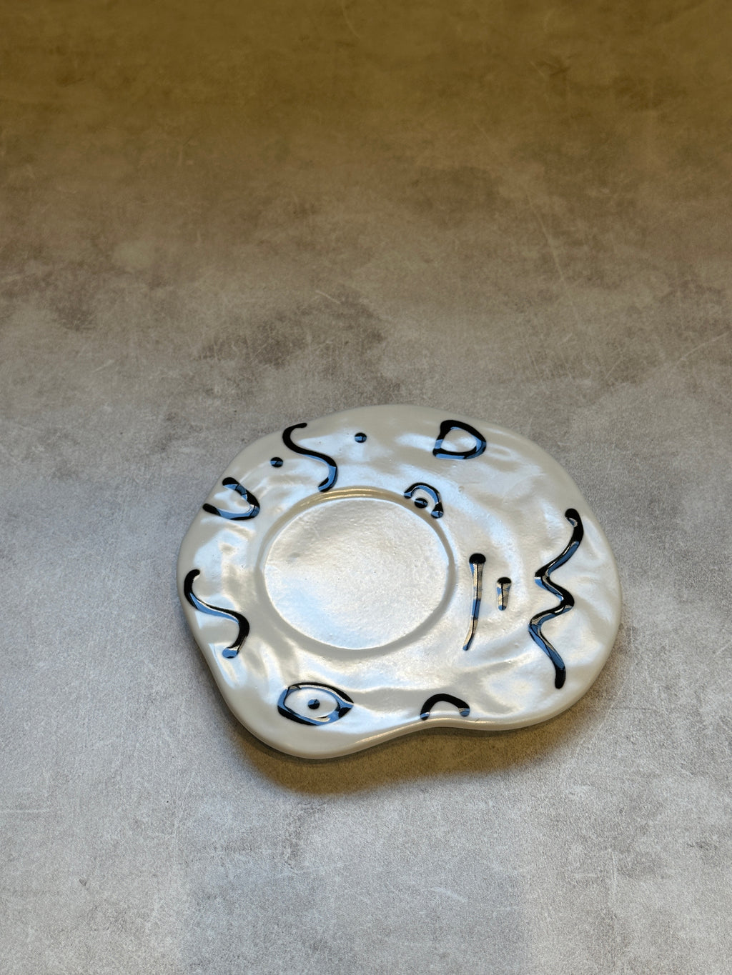 Line Design Cup & Saucer (White × Black)